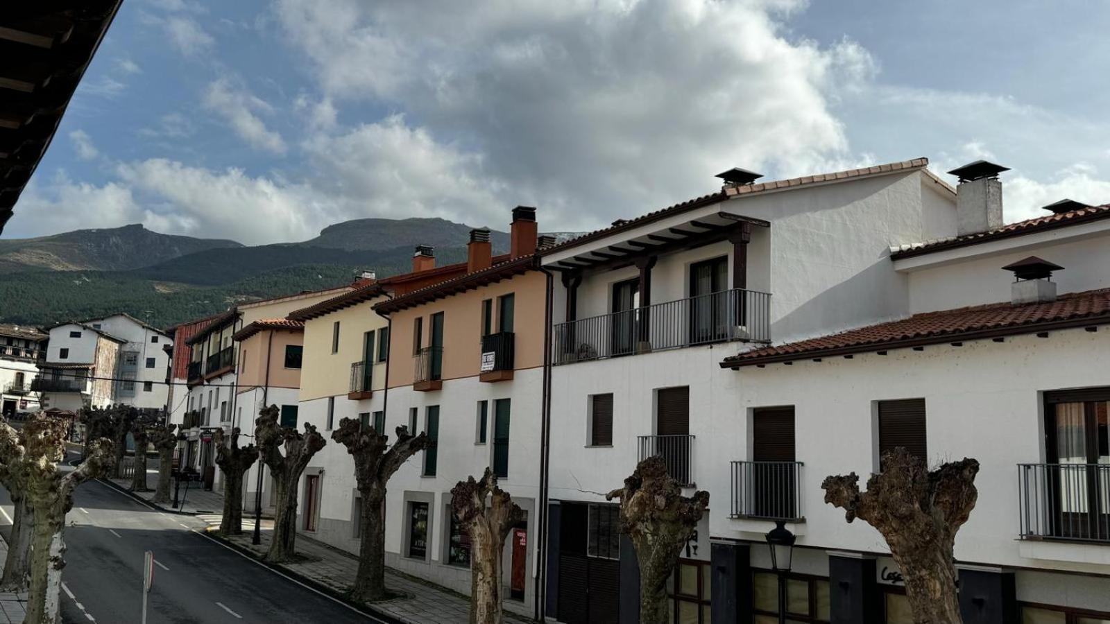 Hospedium Hotel La Fuente Candelario Exterior photo