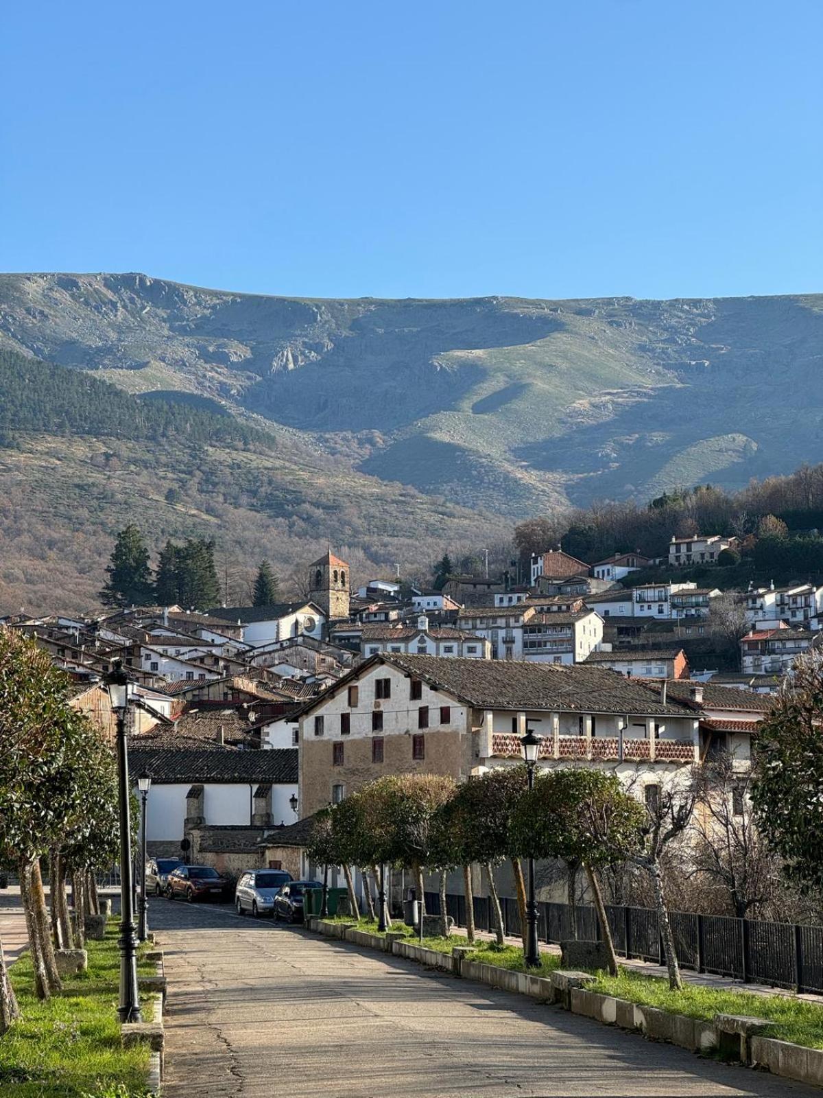Hospedium Hotel La Fuente Candelario Exterior photo