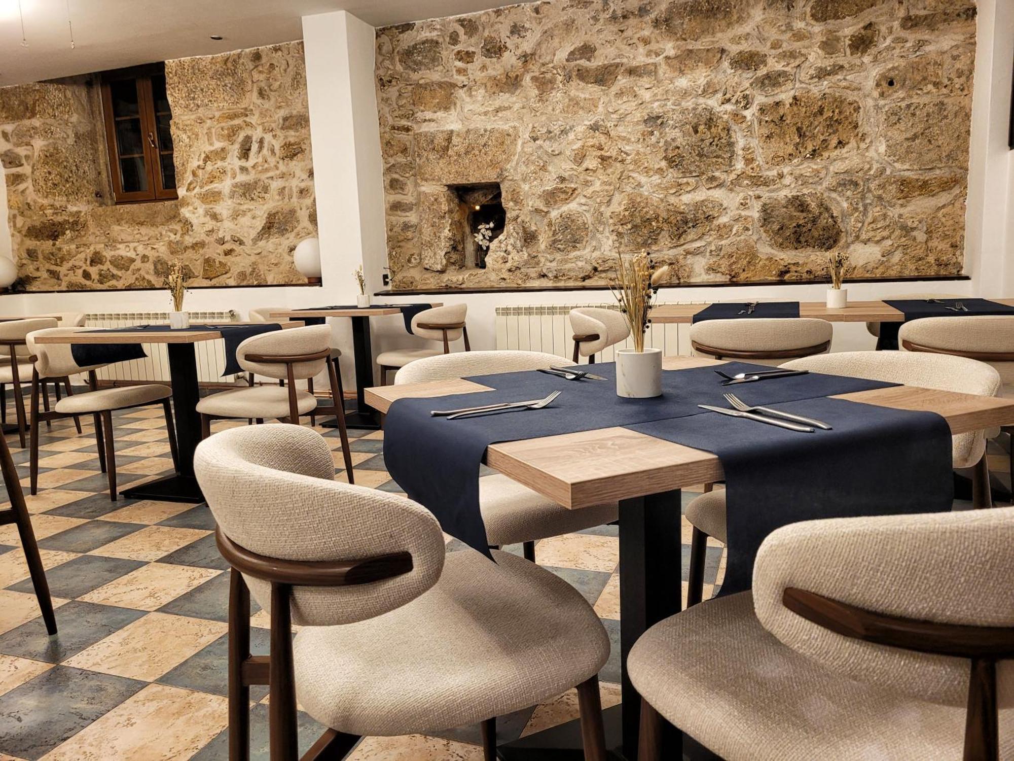 Hospedium Hotel La Fuente Candelario Exterior photo