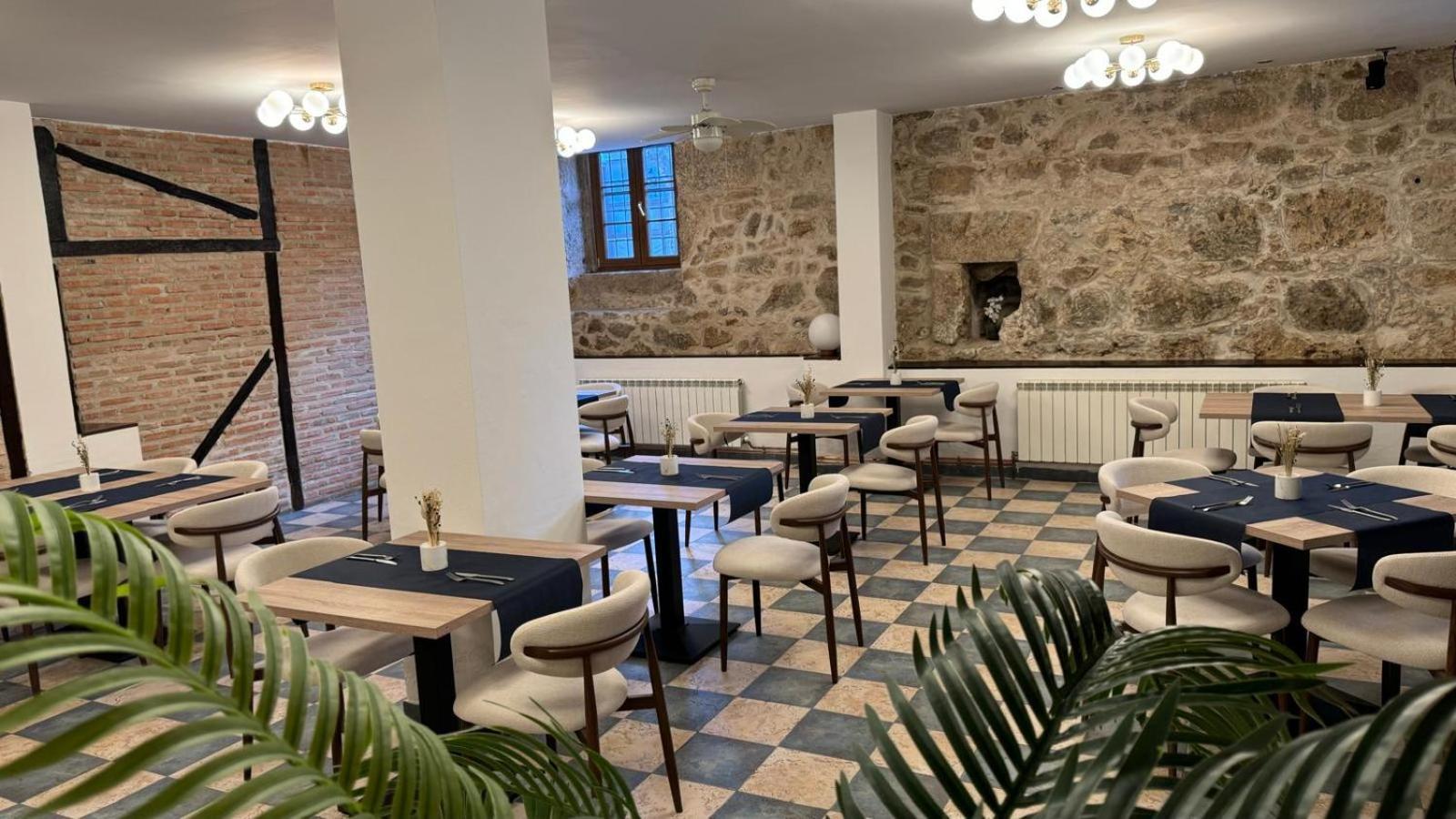 Hospedium Hotel La Fuente Candelario Exterior photo