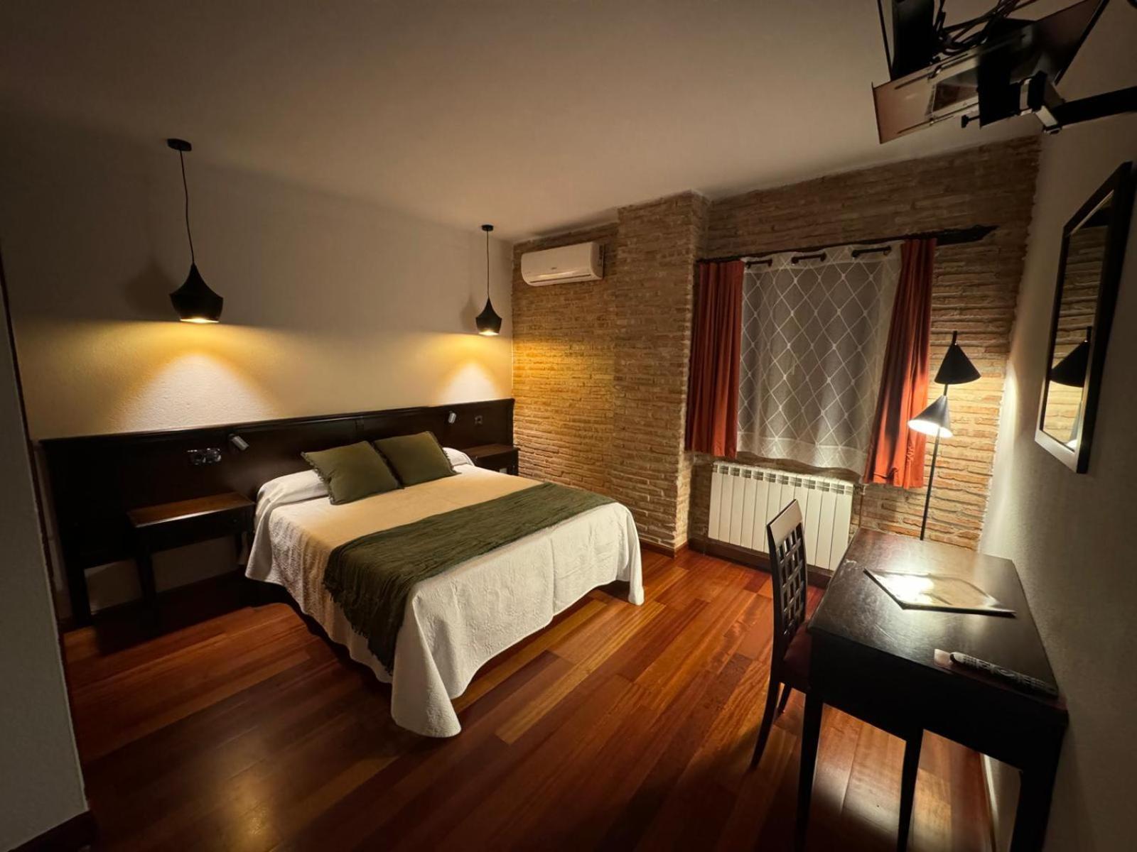 Hospedium Hotel La Fuente Candelario Exterior photo