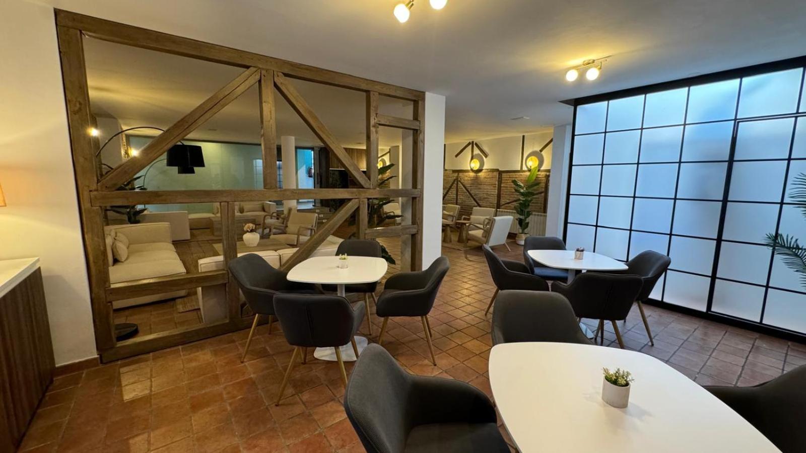 Hospedium Hotel La Fuente Candelario Exterior photo